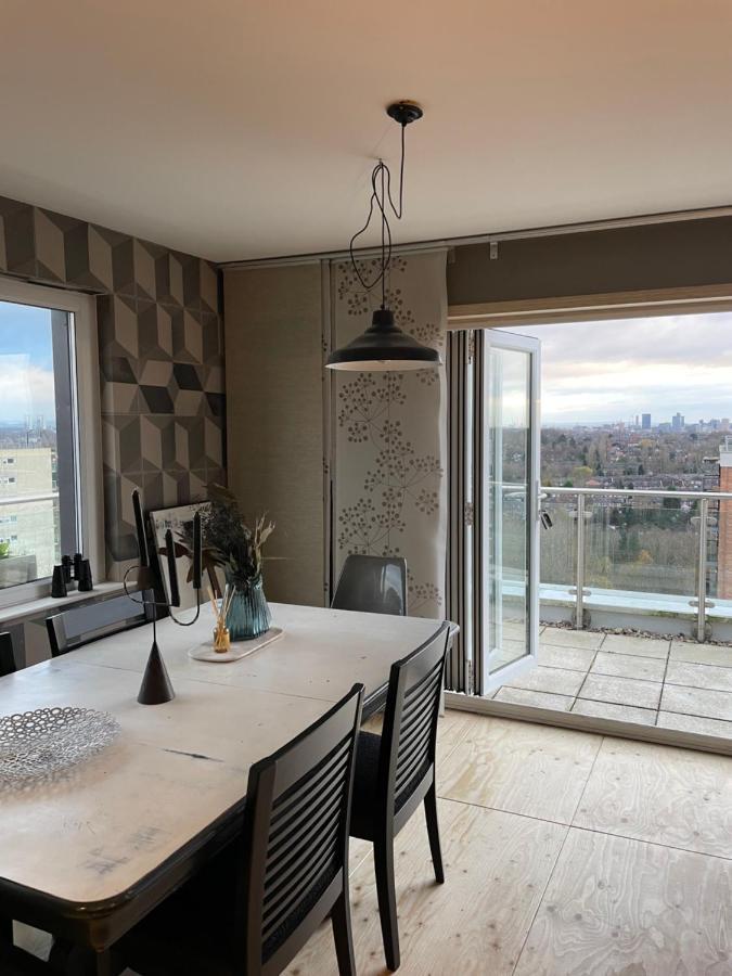3 Bedroom Penthouse Apartment Manchester Exterior photo